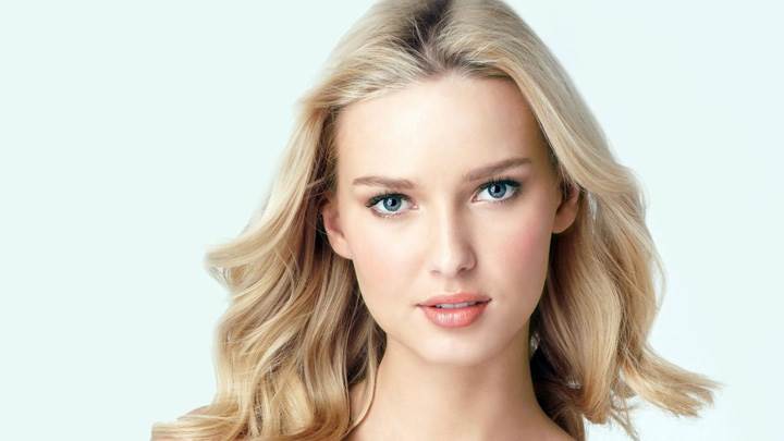 Adriana Cernanova Cute Eyes Sweet Face Photoshoot